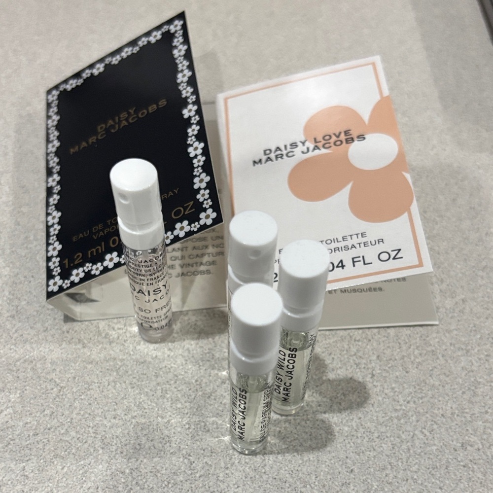 Marc Jacobs Daisy Discovery Set samples